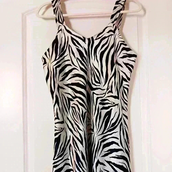 Vintage 90's silky maxi look satin night dress. Zebra print. - Picture 4 of 8